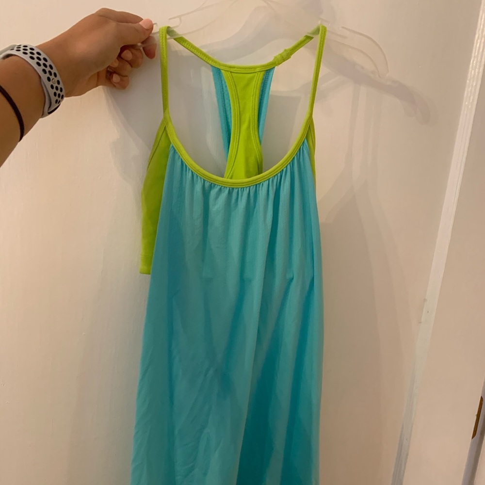 Lululemon Athletica No limit tank w/ built in bra